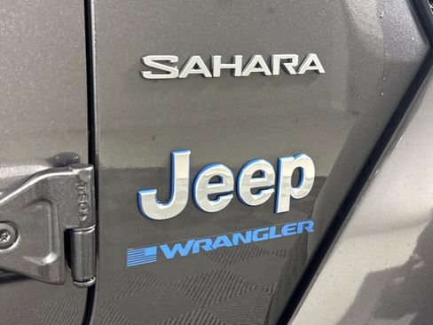 Used 2023 Jeep Wrangler Unlimited Sahara w/ Cold Weather Group AWD/4WD image 20