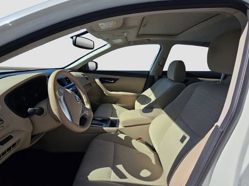 Used 2016 Nissan Altima 2.5 SV w/ Convenience Package FWD image 8