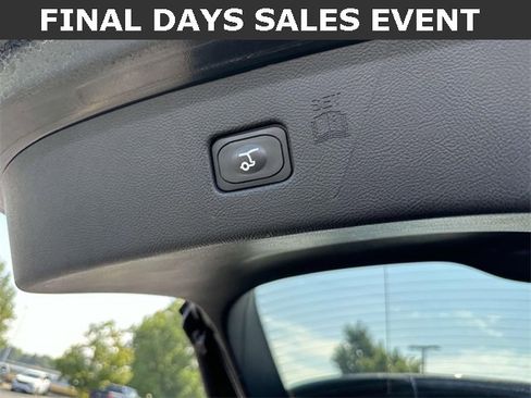 Used 2024 Ford Edge SEL w/ Convenience Package image 11