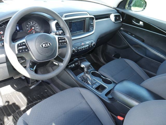 Used 2019 Kia Sorento FWD image 11