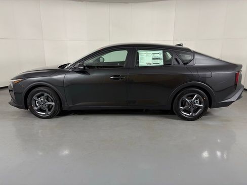 New 2026 Kia K4 FWD image 5