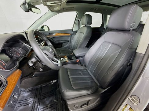 Certified 2023 Audi Q5 2.0T Premium w/ Convenience Package AWD/4WD image 5