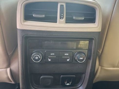 Used 2018 Buick Envision Essence FWD image 9