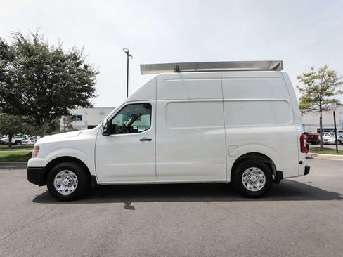 Used 2021 Nissan NV 3500 SV RWD image 11