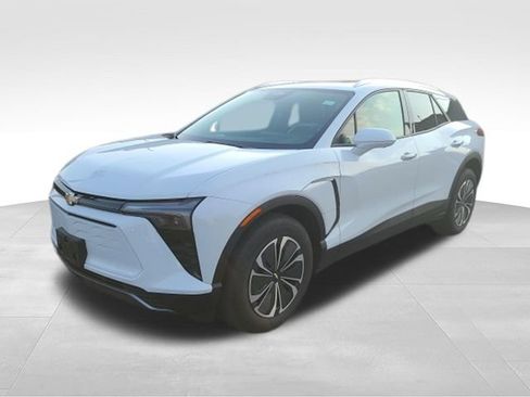 Used 2024 Chevrolet Blazer EV LT AWD/4WD image 7