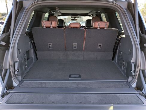 New 2026 Lincoln Navigator Reserve image 14