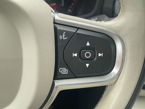 Used 2019 Volvo S60 T6 Momentum w/ Multimedia Package AWD/4WD image 21
