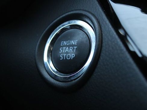 Used 2021 Toyota C-HR XLE FWD image 15
