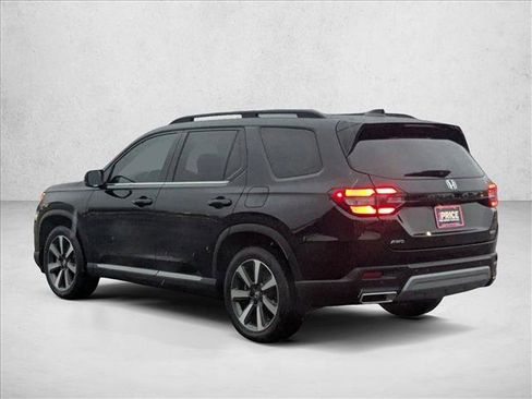 Used 2023 Honda Pilot Touring image 8