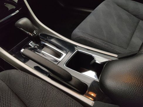 Used 2016 Honda Accord EX image 26