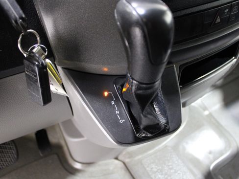 Used 2013 Mercedes-Benz Sprinter 2500 image 13