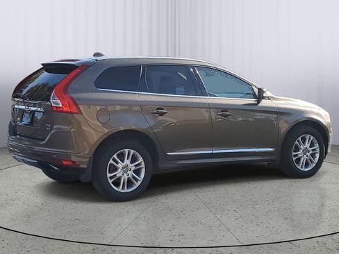 Used 2015 Volvo XC60 T5 w/ Proximity Package image 3