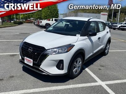 New 2025 Nissan Kicks Play S