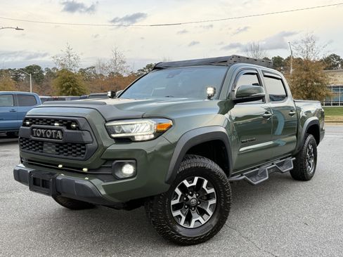 Used 2021 Toyota Tacoma TRD Off-Road image 1
