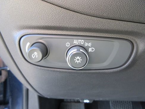 Used 2023 Chevrolet Equinox LT image 23