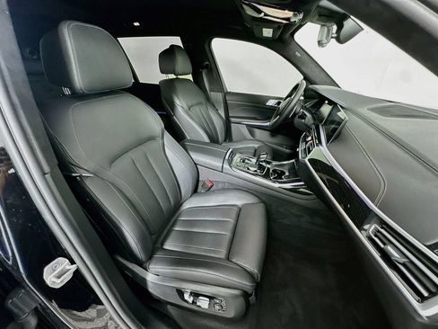 Used 2021 BMW X7 xDrive40i w/ M Sport Package AWD/4WD image 29
