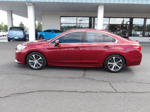 Used 2017 Subaru Legacy 2.5i Limited AWD/4WD image 2