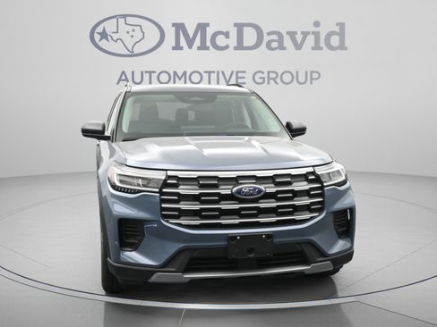 New 2026 Ford Explorer Active RWD image 2