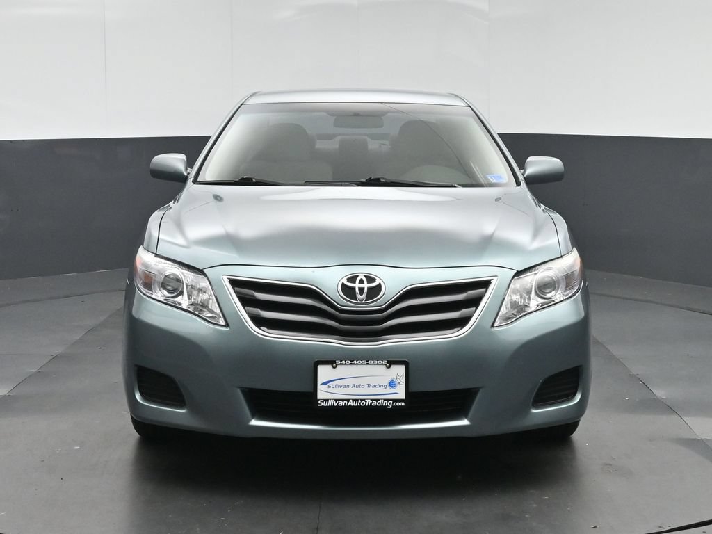 Used 2011 Toyota Camry LE w/ LE Extra-Value Pkg FWD image 2