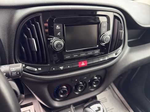 Used 2021 RAM ProMaster City Tradesman SLT image 12