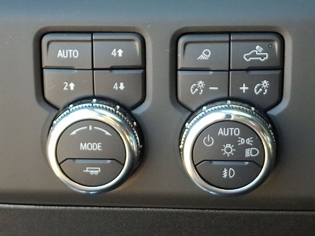 Used 2025 GMC Sierra 2500 Denali w/ Max Trailering Package AWD/4WD image 9