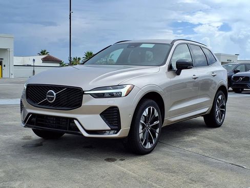 New 2026 Volvo XC60 B5 Plus w/ Protection Package Premier image 3