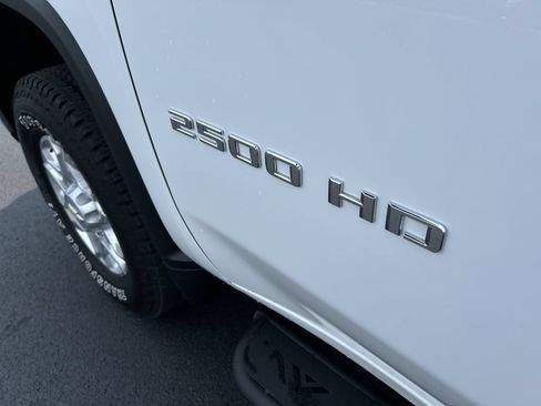 Used 2024 Chevrolet Silverado 2500 LTZ AWD/4WD image 13
