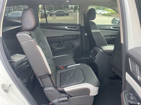 New 2026 Volkswagen Atlas Peak Edition AWD/4WD image 31
