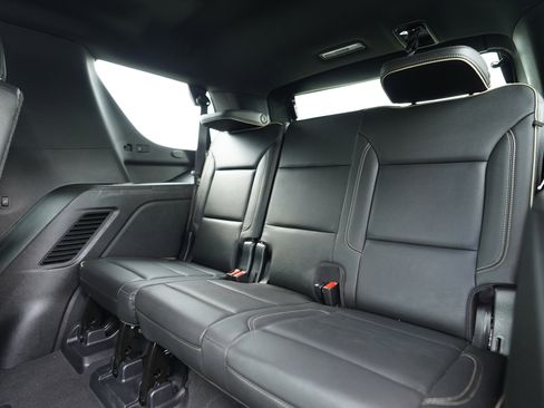 Used 2022 GMC Yukon SLT w/ SLT Luxury Package RWD image 12