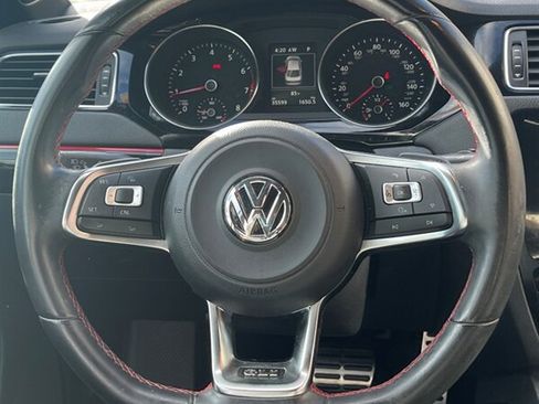 Used 2016 Volkswagen Jetta GLI SE FWD image 12
