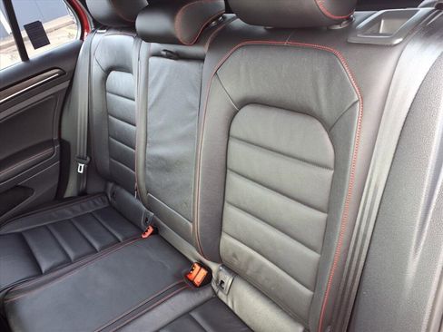 Used 2017 Volkswagen GTI SE image 10