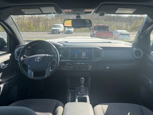 Used 2016 Toyota Tacoma TRD Sport w/ Premium & Technology Package image 14