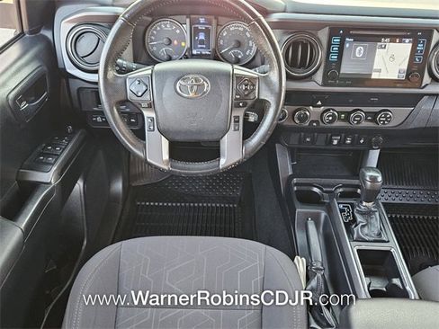 Used 2019 Toyota Tacoma TRD Off-Road image 7