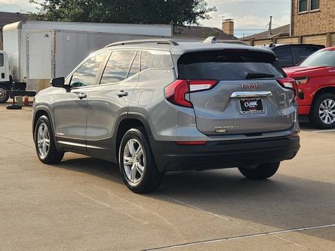 Used 2023 GMC Terrain SLE w/ Driver Convenience Package FWD image 3