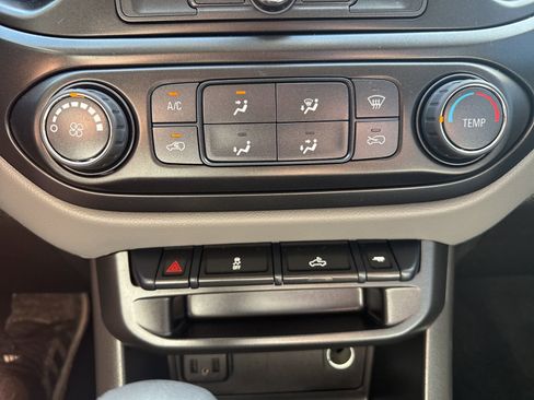 Used 2022 Chevrolet Colorado W/T image 19