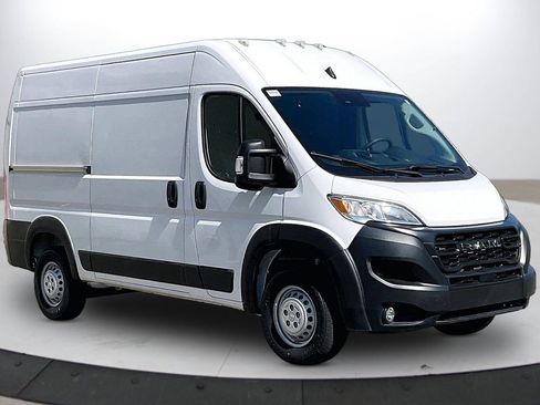 Used 2025 RAM ProMaster 2500 w/ Convenience Group FWD image 2