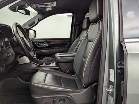 Used 2023 Chevrolet Suburban Premier image 14