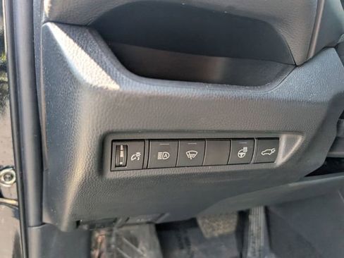 Used 2022 Toyota RAV4 XLE Premium AWD/4WD image 17