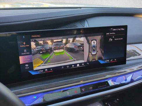 Certified 2025 BMW 750e xDrive w/ Premium Package AWD/4WD image 14