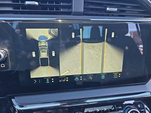 Used 2023 GMC Sierra 1500 AT4 w/ AT4 Premium Package image 28