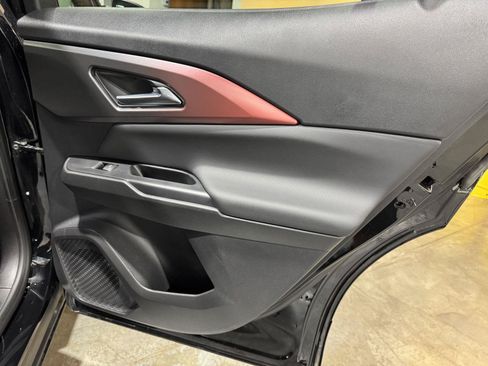 Used 2025 Chevrolet Equinox EV RS FWD image 27