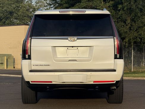 Used 2016 Cadillac Escalade ESV Platinum image 10