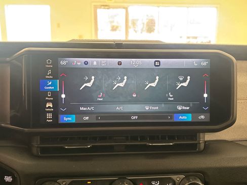 Used 2024 Jeep Wrangler Willys image 35