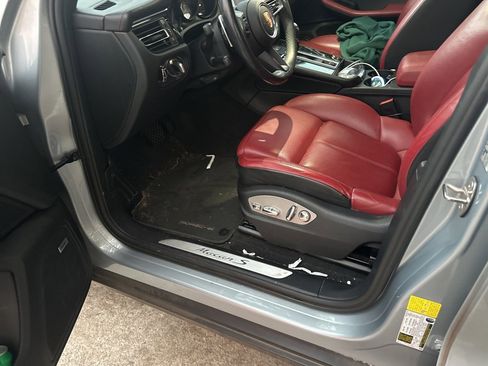 Used 2022 Porsche Macan S image 6