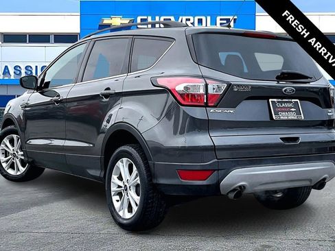 Used 2018 Ford Escape SE image 4