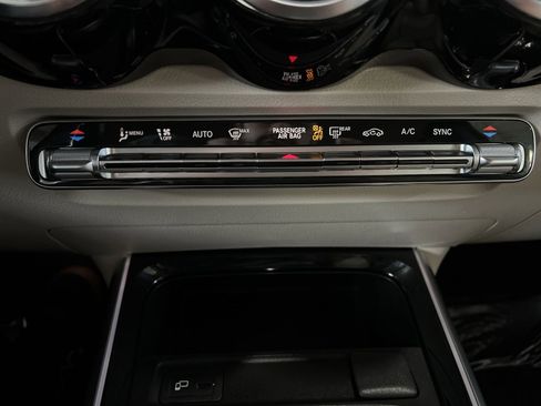 Used 2021 Mercedes-Benz GLB 250 4MATIC image 20