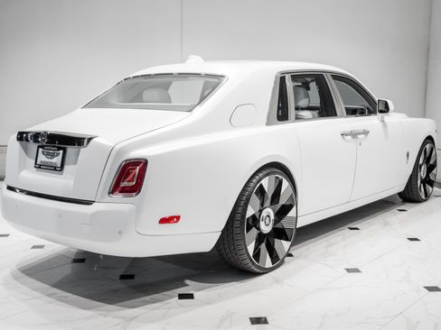 Used 2018 Rolls-Royce Phantom Sedan RWD image 9