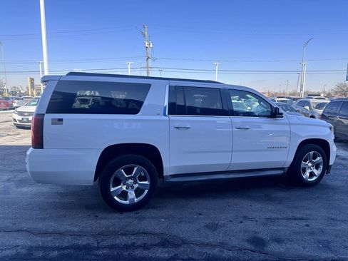 Used 2015 Chevrolet Suburban LT image 9