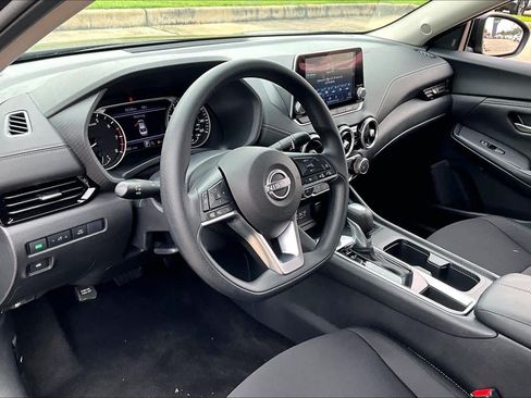 Certified 2024 Nissan Sentra SV w/ Lighting Package FWD image 17