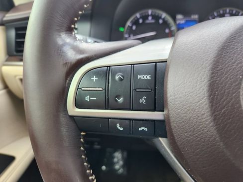 Used 2016 Lexus ES 350 w/ Luxury Package w/Wood Trim FWD image 28